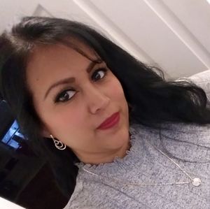 Meet your Posher, Dinora